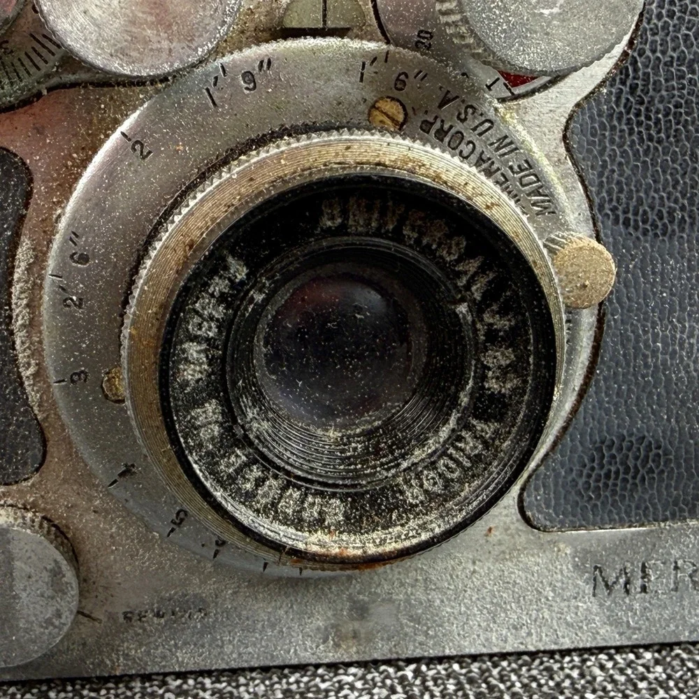 Universal Mercury II Model CX 35mm Camera Tricor f2.7 Lens Vintage